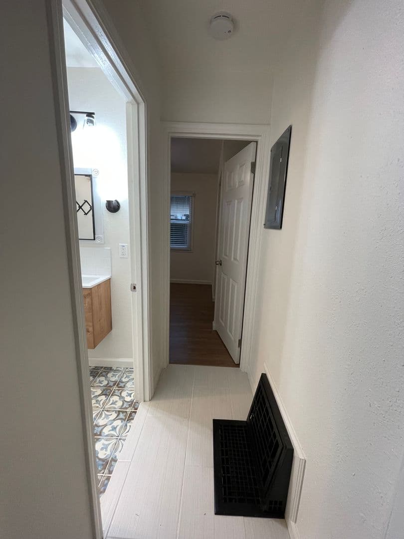 Oakley Condo: 320 Star St. Unit A