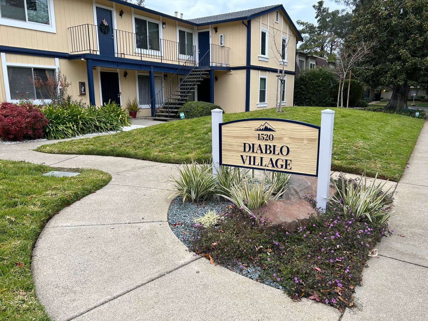 Concord Condo: 1520 Schenone Ct #10