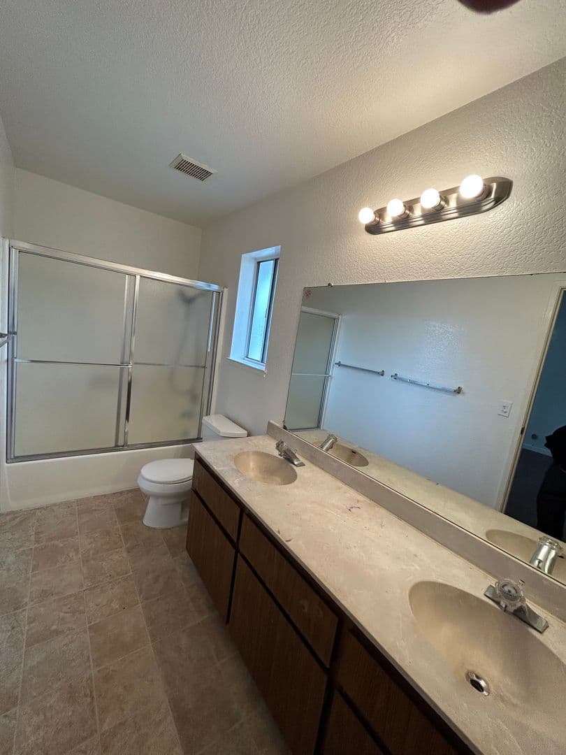 Concord Condo: 1520 Schenone Ct #10