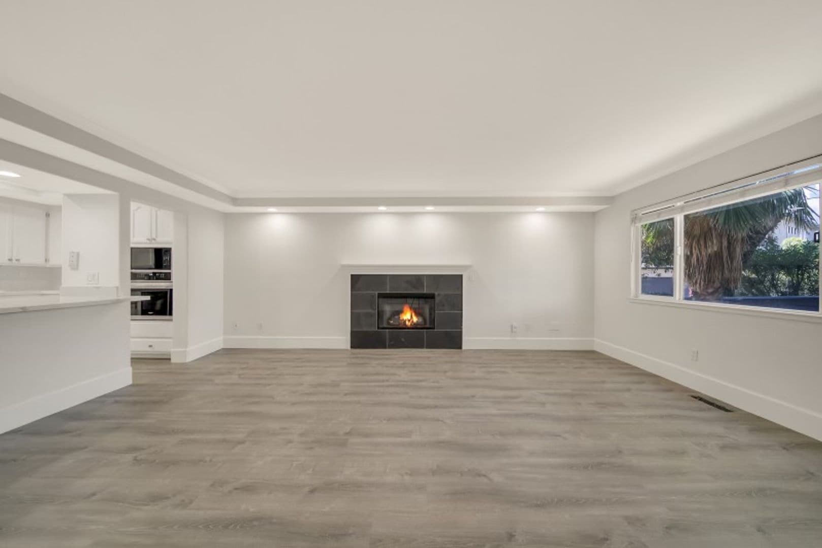 Discovery Bay Townhome: 905 Lido Circle