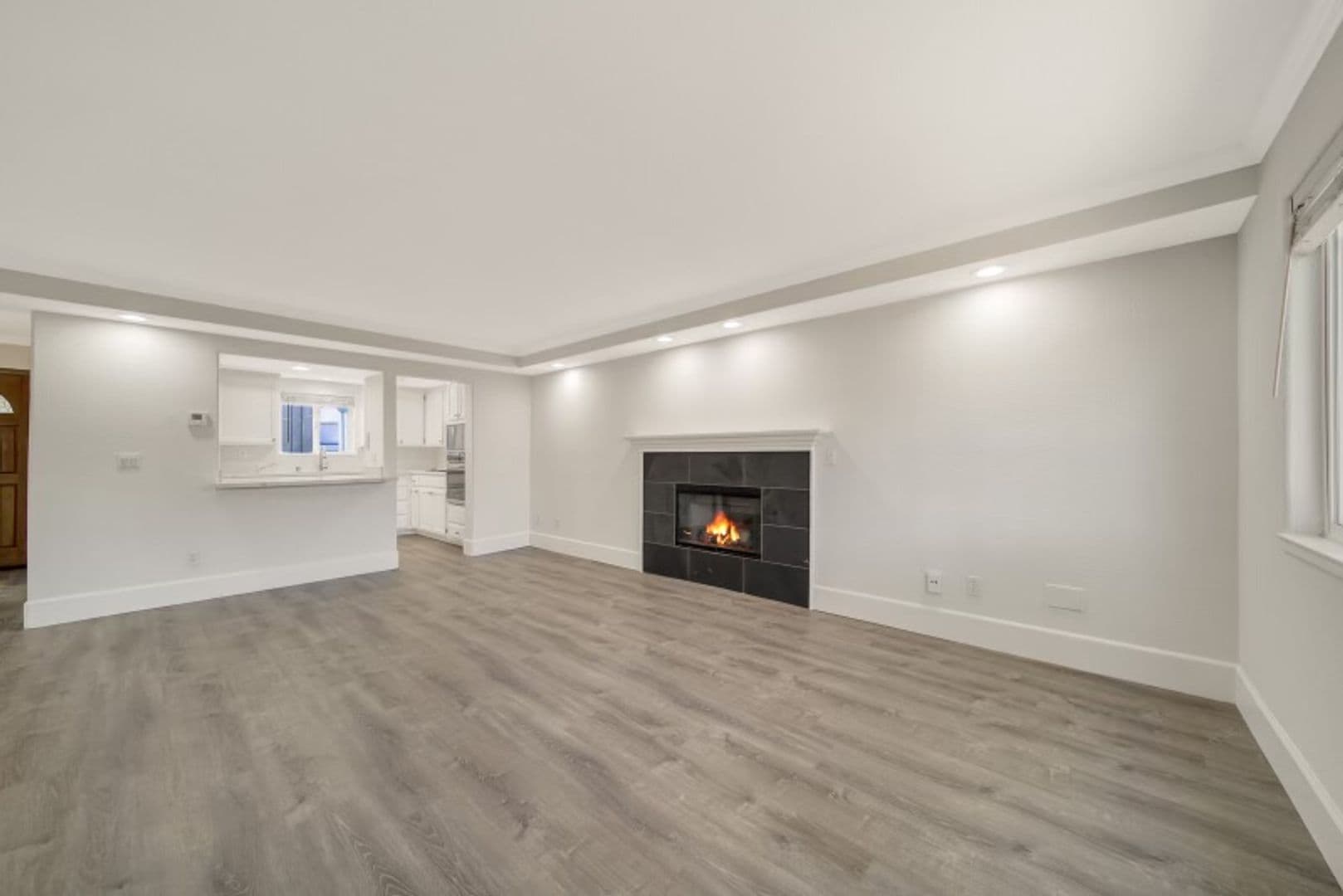 Discovery Bay Townhome: 905 Lido Circle