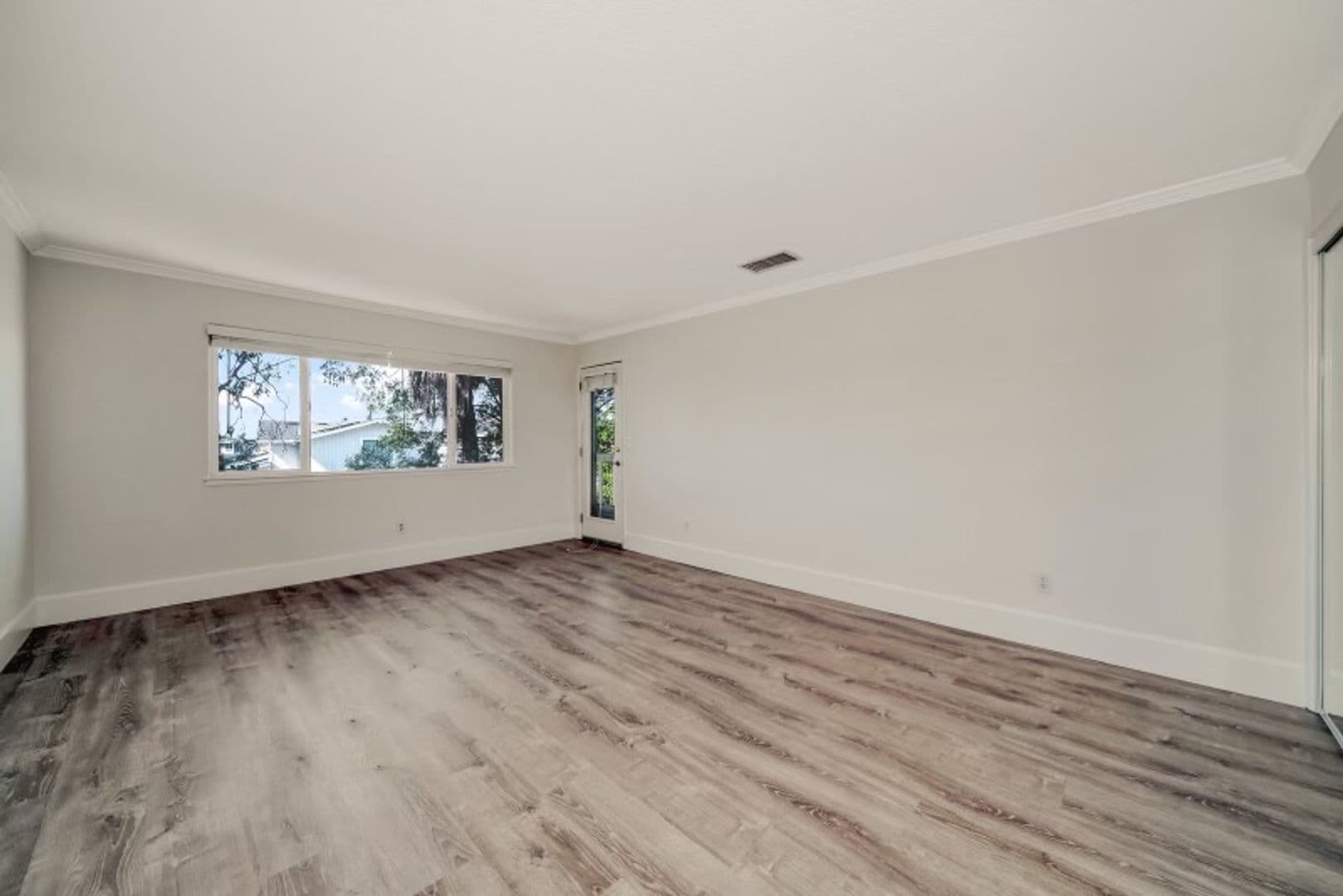 Discovery Bay Townhome: 905 Lido Circle