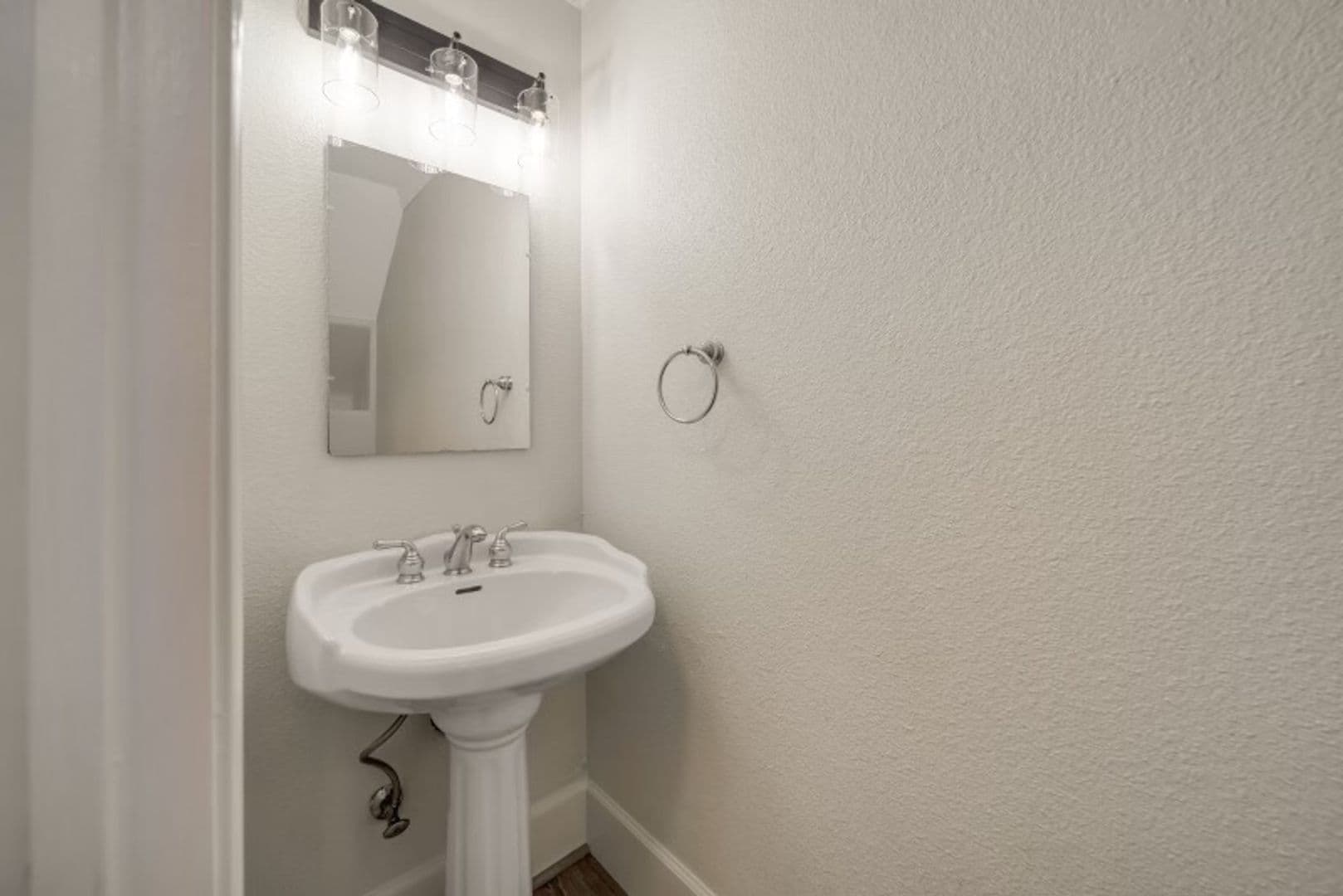 Discovery Bay Townhome: 905 Lido Circle