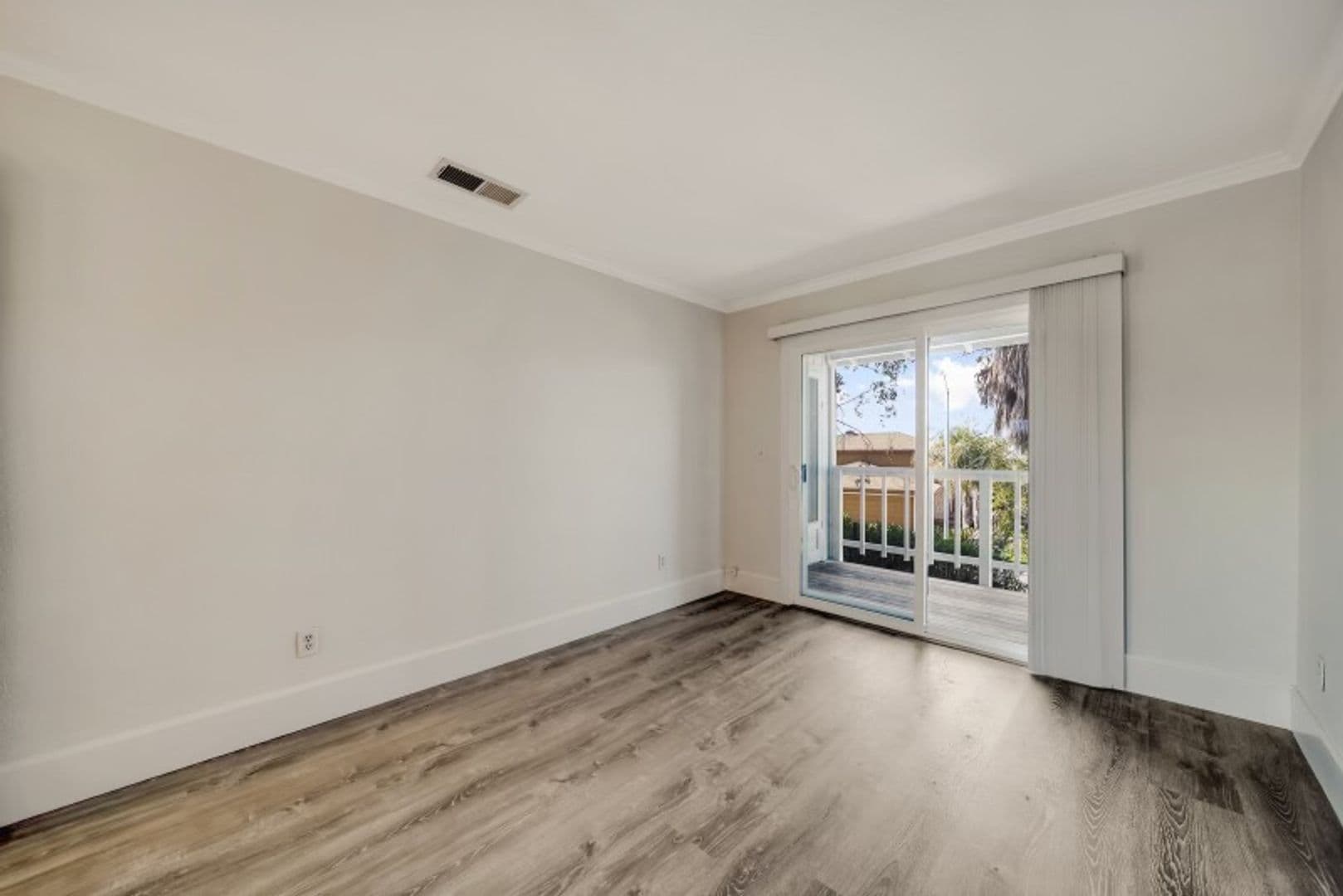 Discovery Bay Townhome: 905 Lido Circle