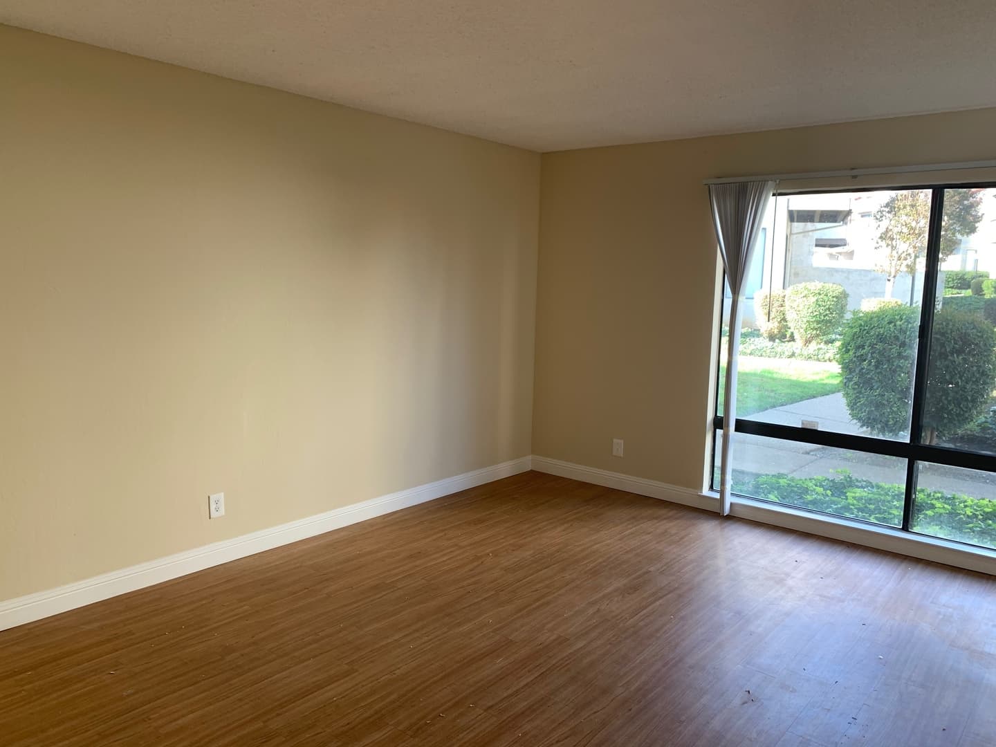 Antioch Condo: 8 Madrid Ln