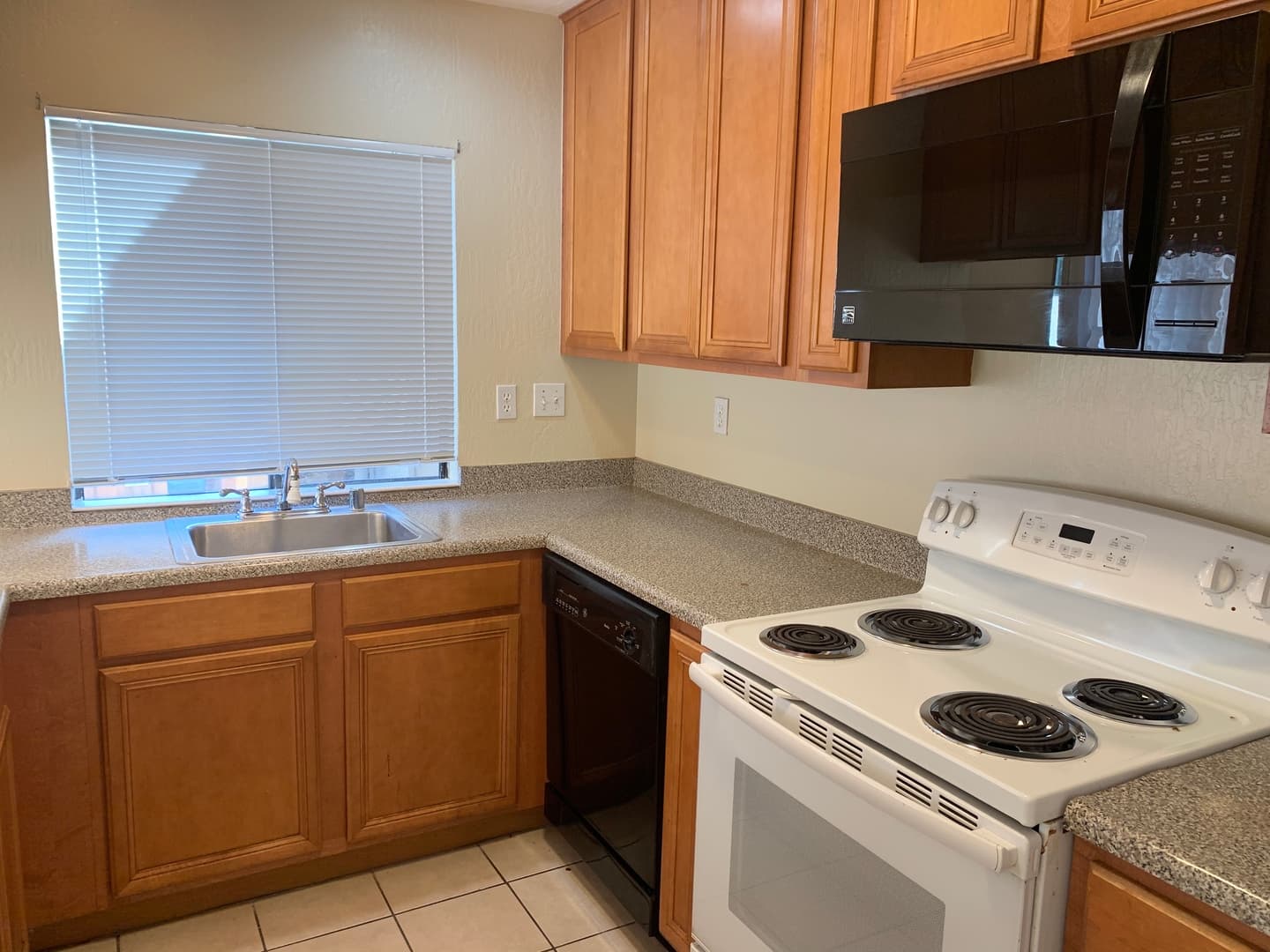Antioch Condo: 8 Madrid Ln