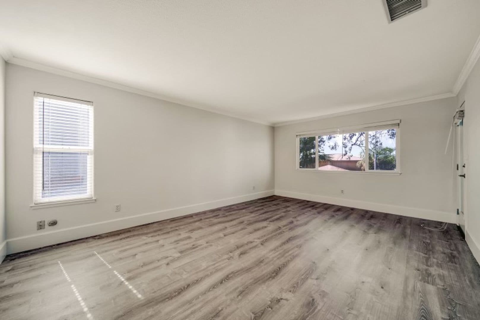 Discovery Bay Townhome: 905 Lido Circle