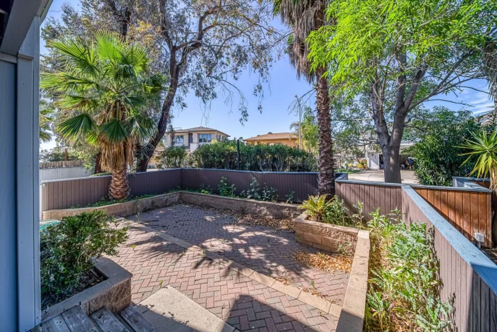 Discovery Bay Townhome: 905 Lido Circle