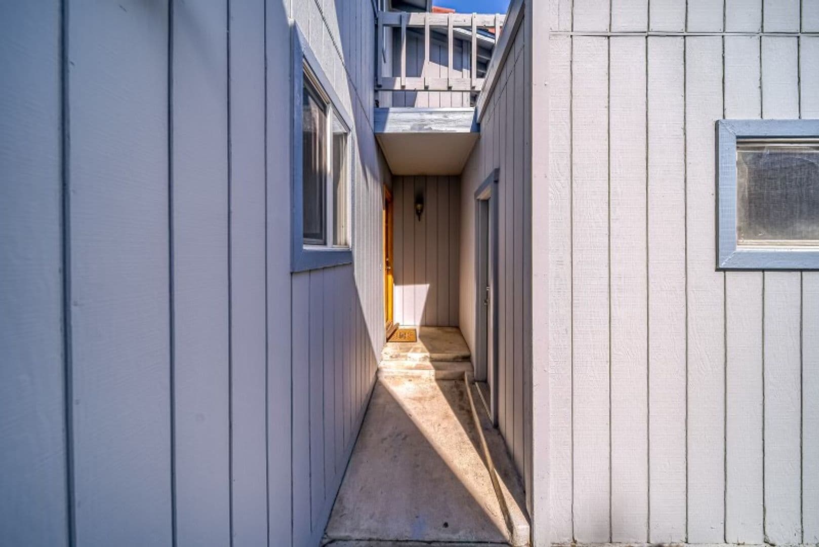 Discovery Bay Townhome: 905 Lido Circle