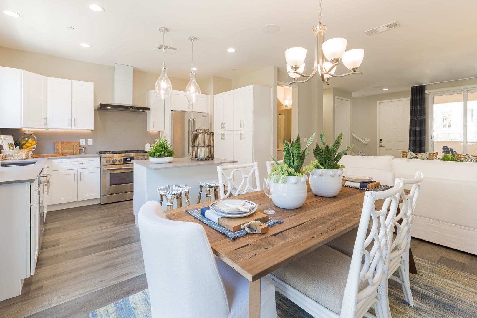 Calabasas Apartment: 4240 Las Virgenes Rd