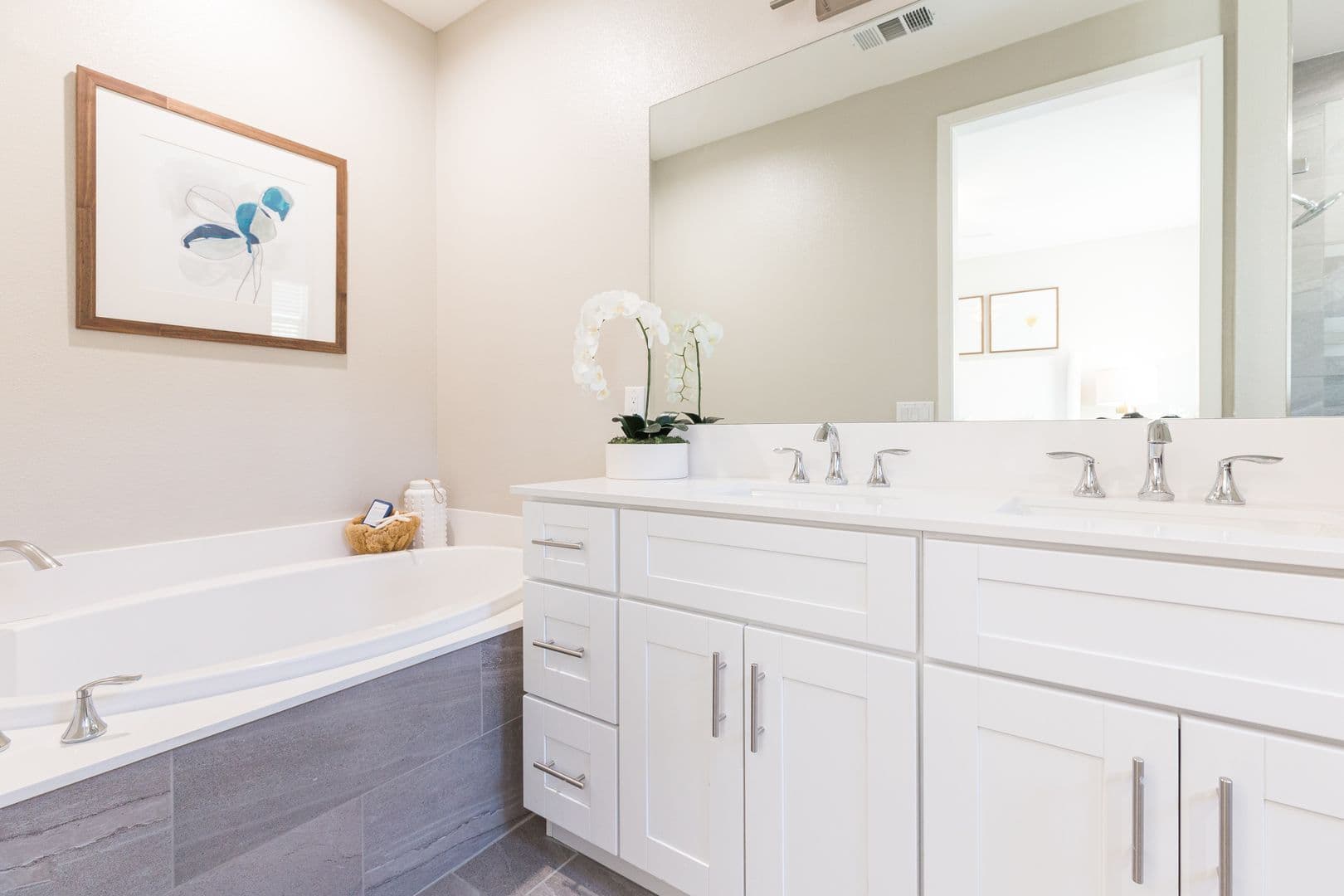 Calabasas Apartment: 4240 Las Virgenes Rd
