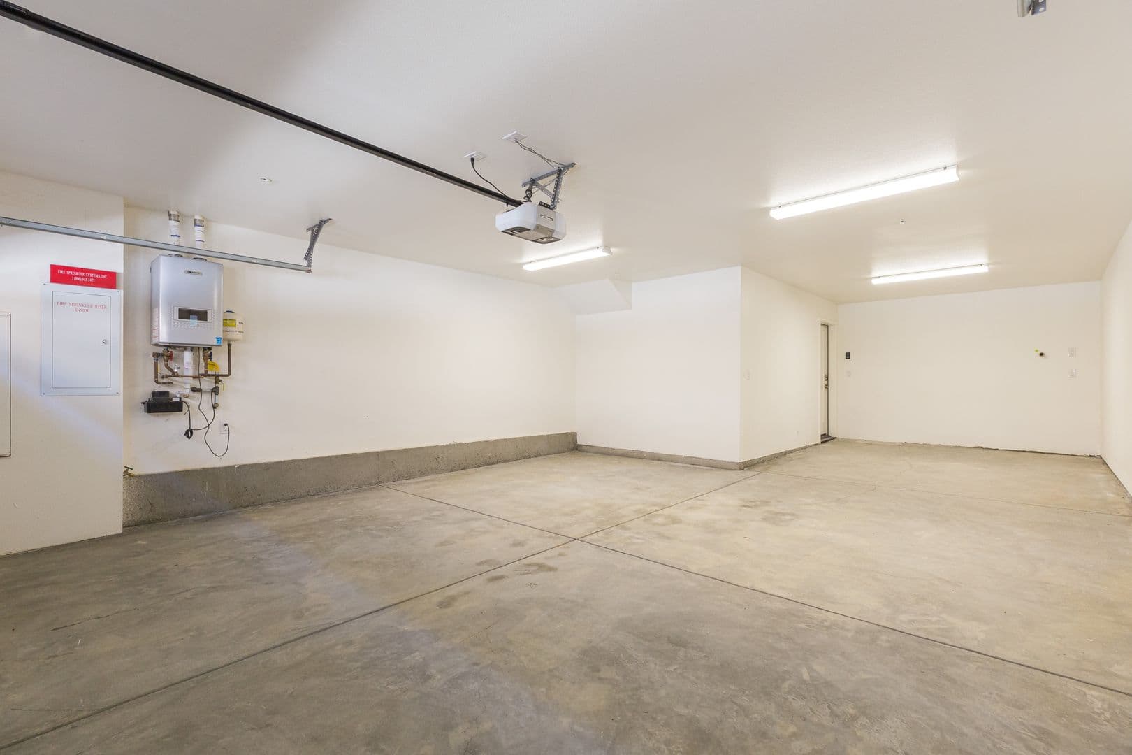Calabasas Apartment: 4240 Las Virgenes Rd