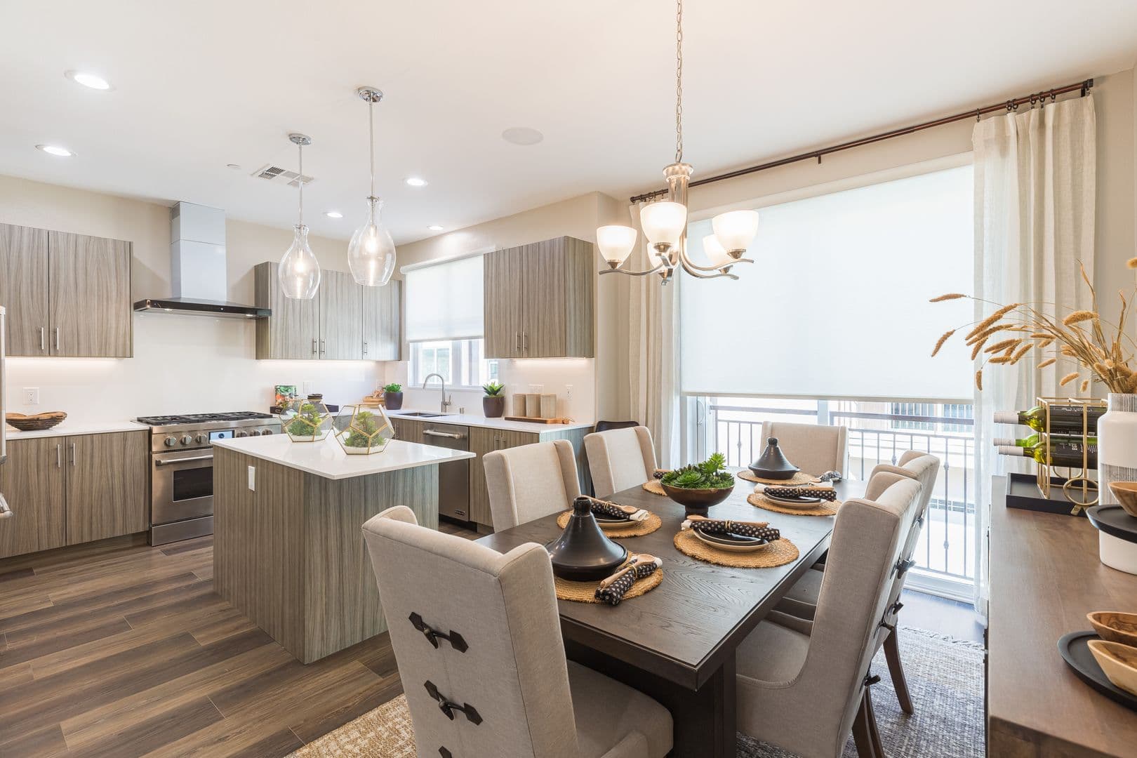 Calabasas Apartment: 4240 Las Virgenes Rd