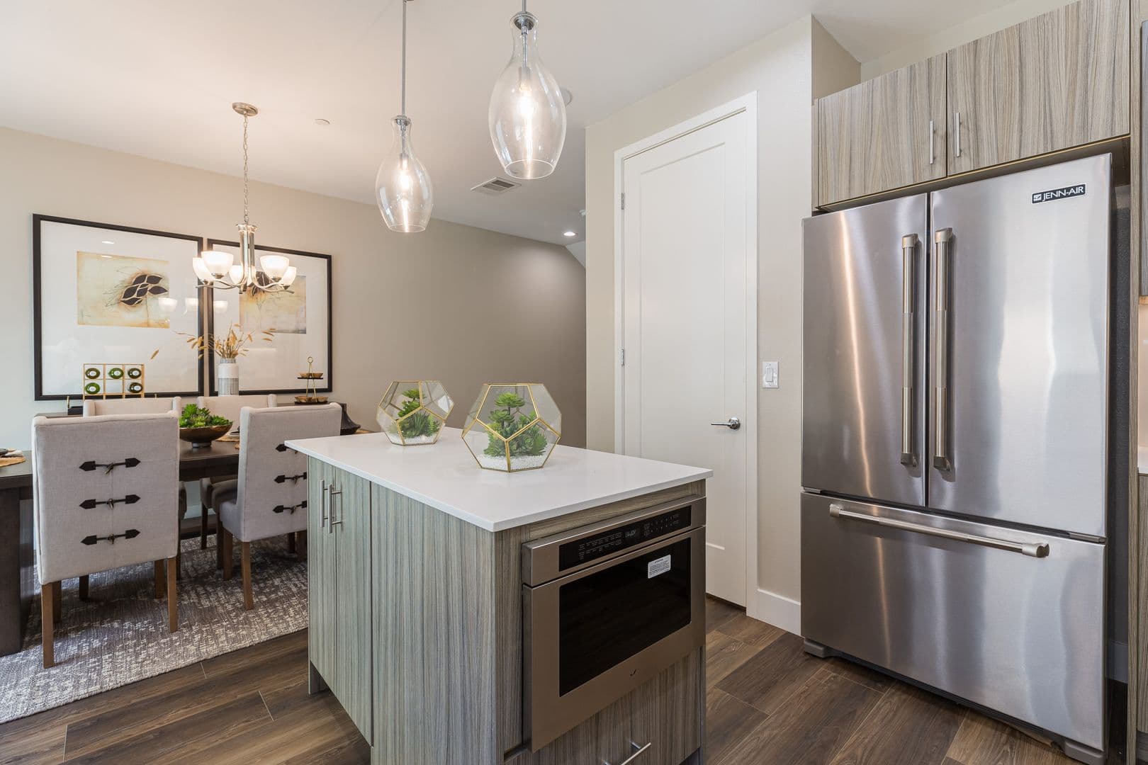 Calabasas Apartment: 4240 Las Virgenes Rd