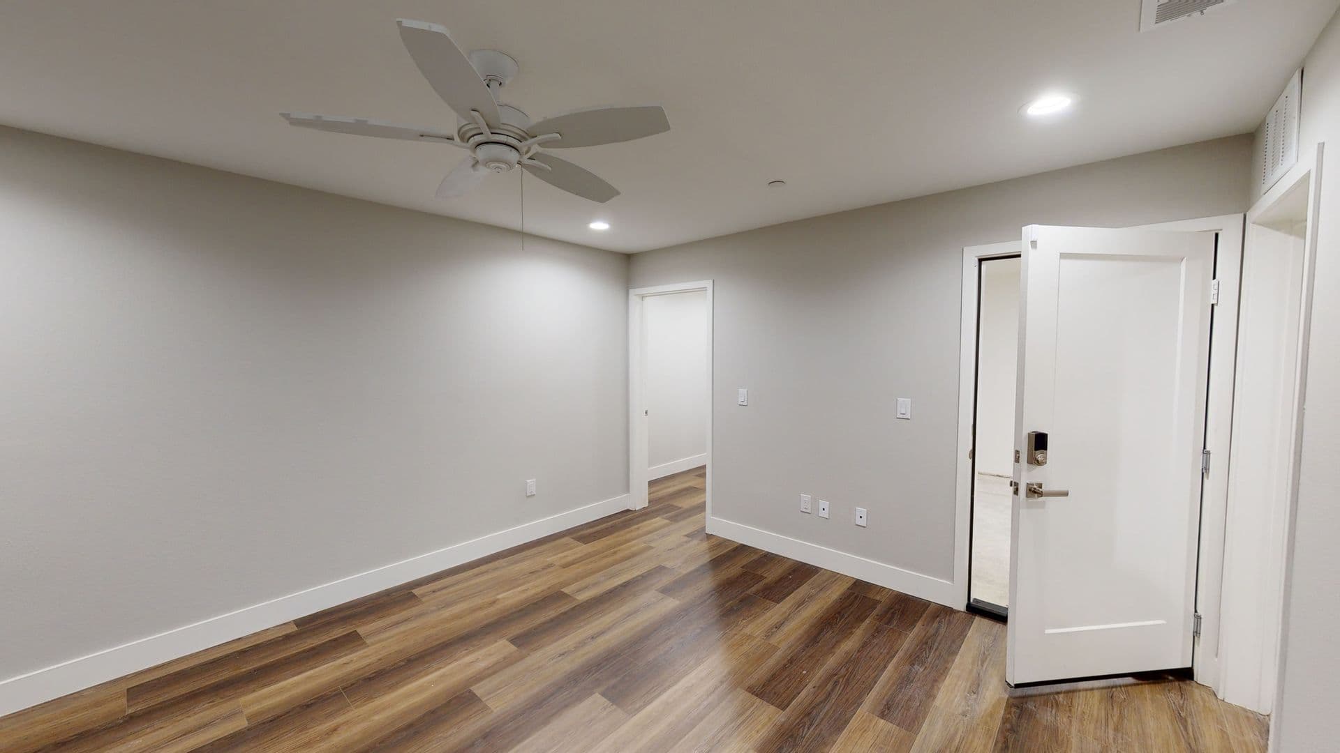 Calabasas Apartment: 4240 Las Virgenes Rd