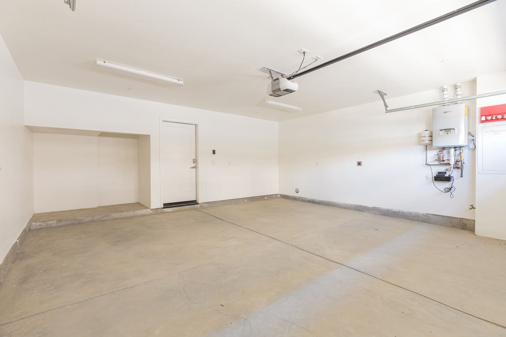 Calabasas Apartment: 4240 Las Virgenes Rd