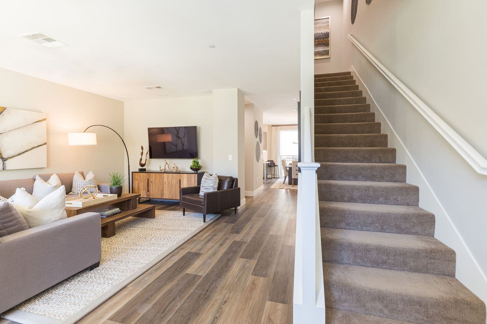 Calabasas Apartment: 4240 Las Virgenes Rd
