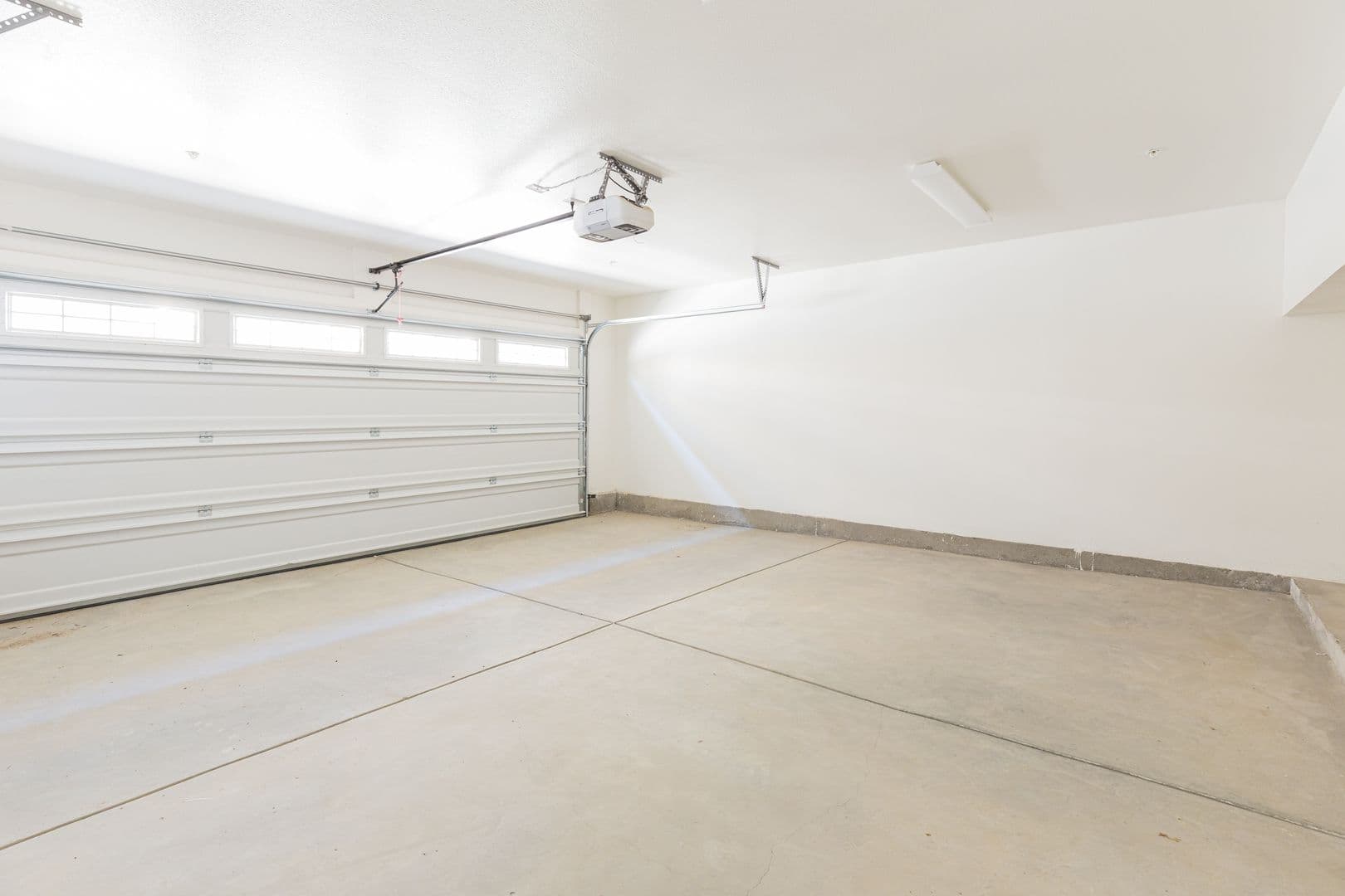 Calabasas Apartment: 4240 Las Virgenes Rd