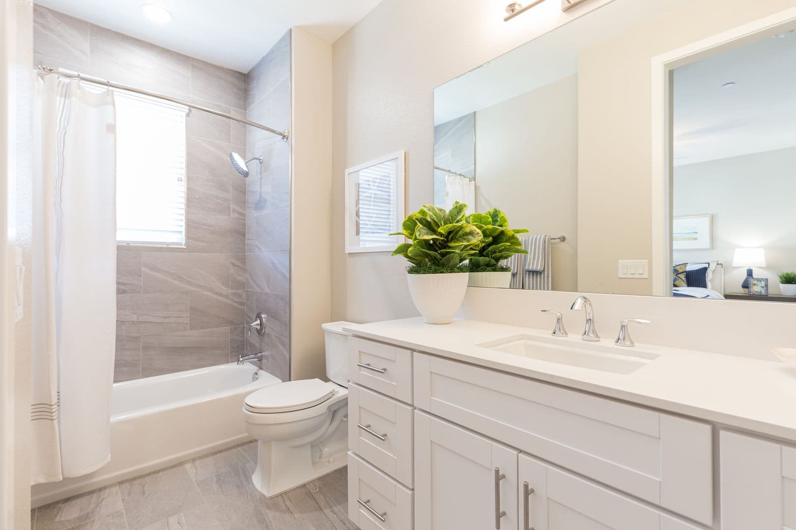 Calabasas Apartment: 4240 Las Virgenes Rd