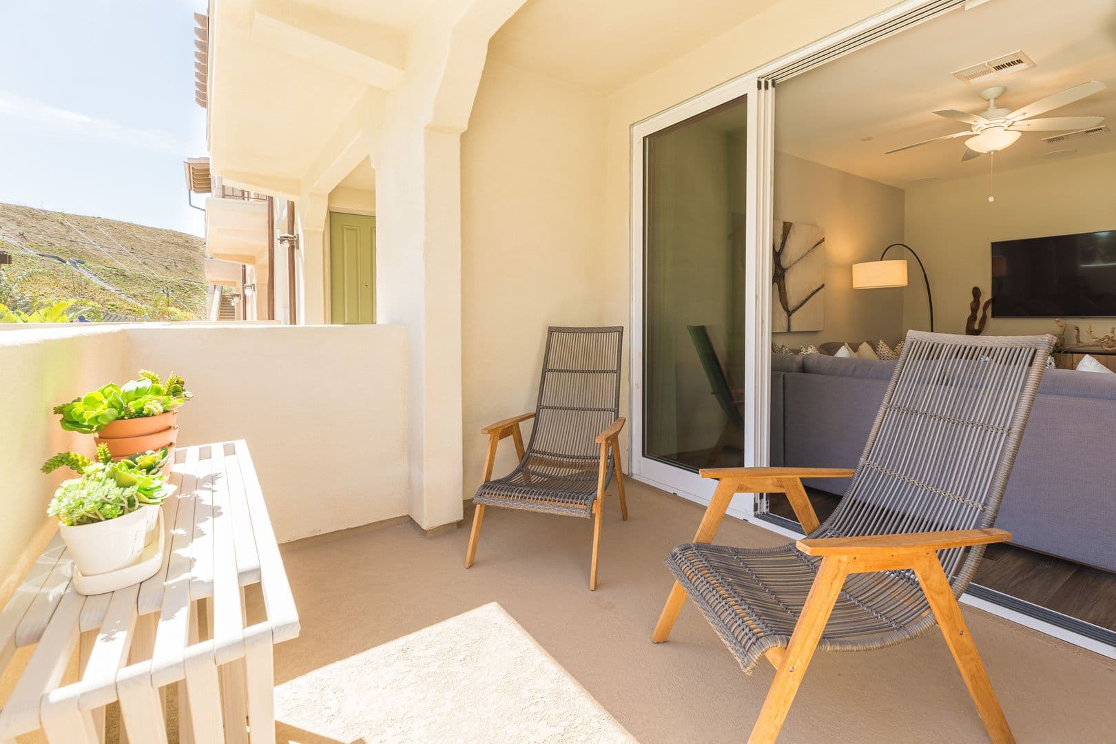 Calabasas Apartment: 4240 Las Virgenes Rd