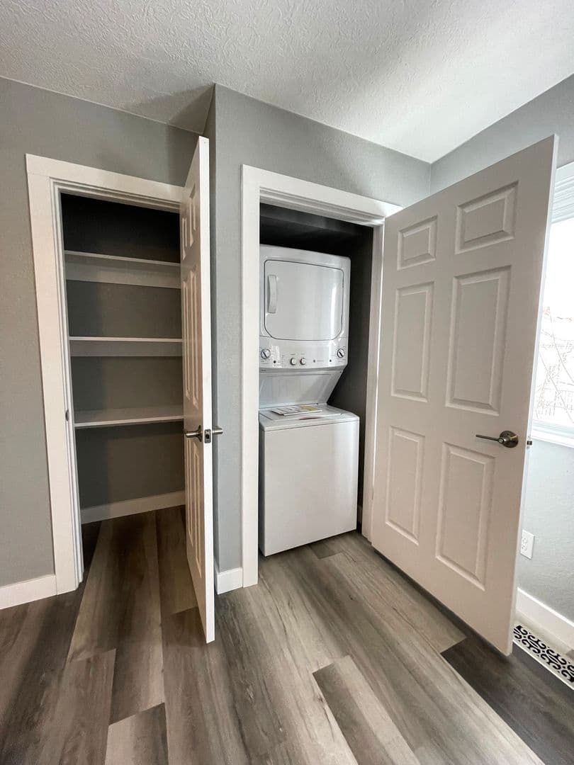 Greeley Apartment: 2122 10th Ave.