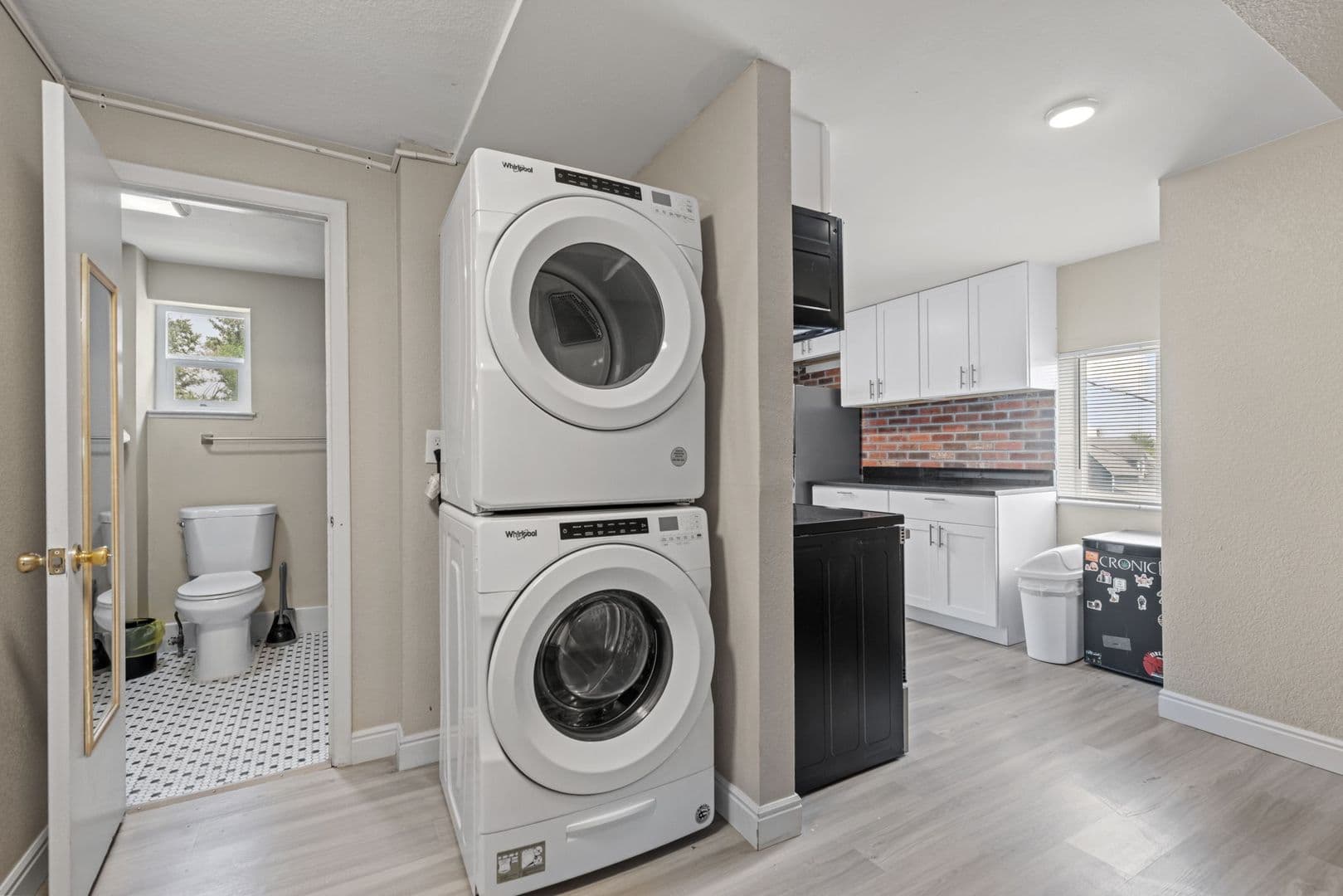Greeley Apartment: 905 16th St.