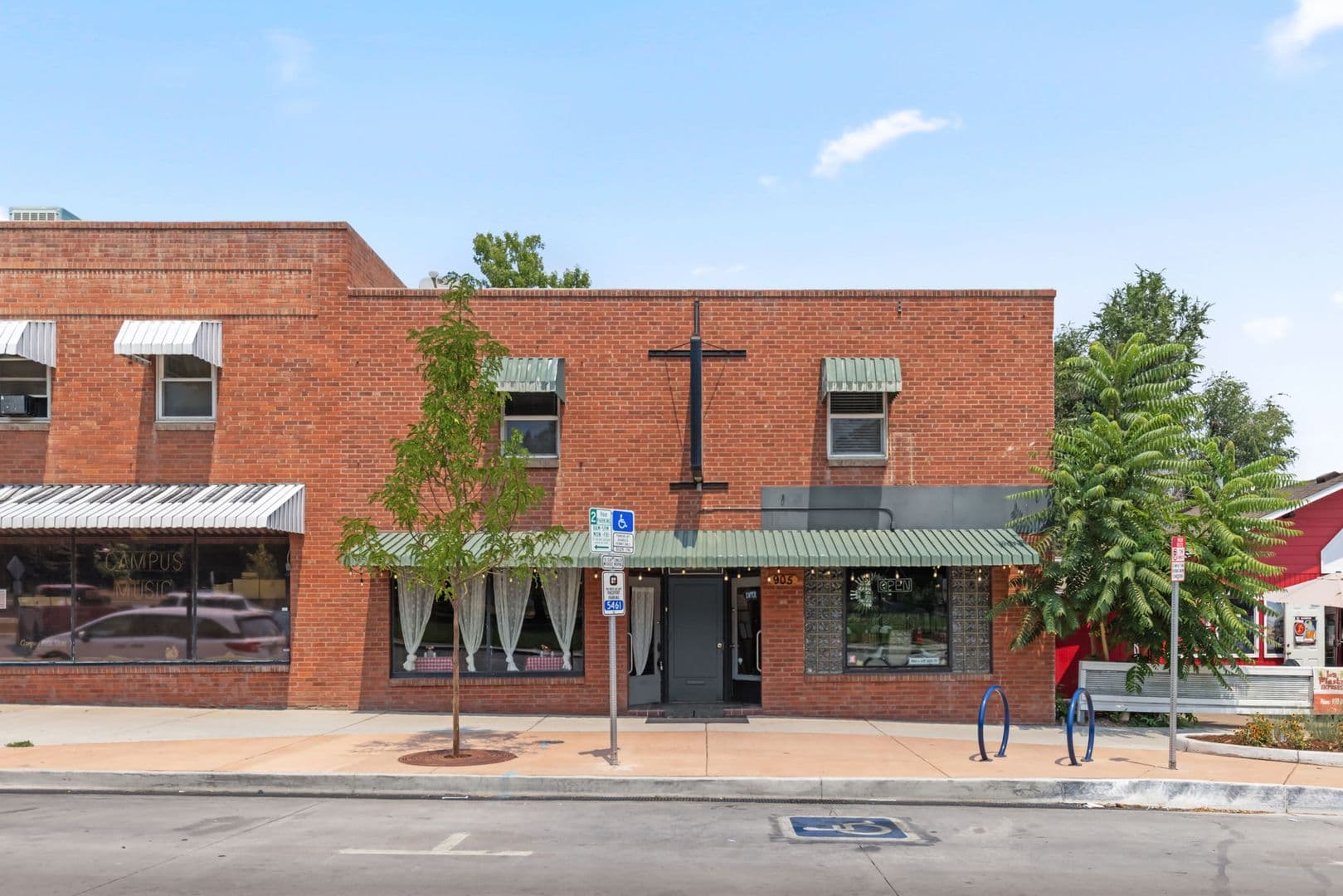 Greeley Apartment: 905 16th St.