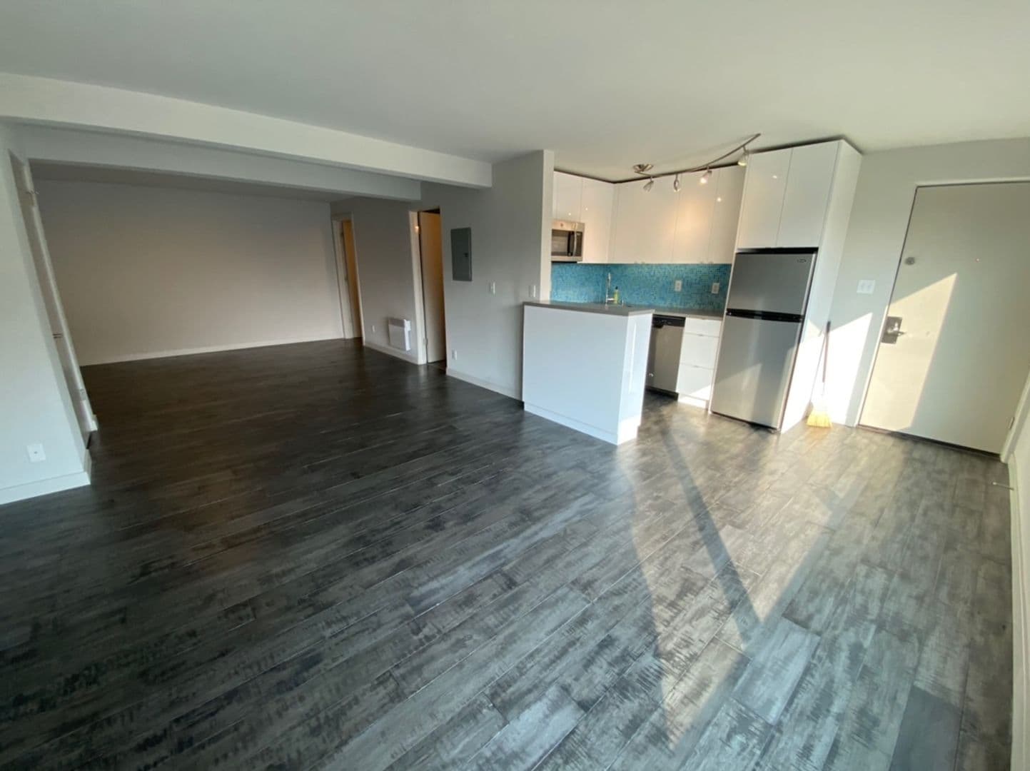 SEATTLE Apartment: 2101 7th Ave W