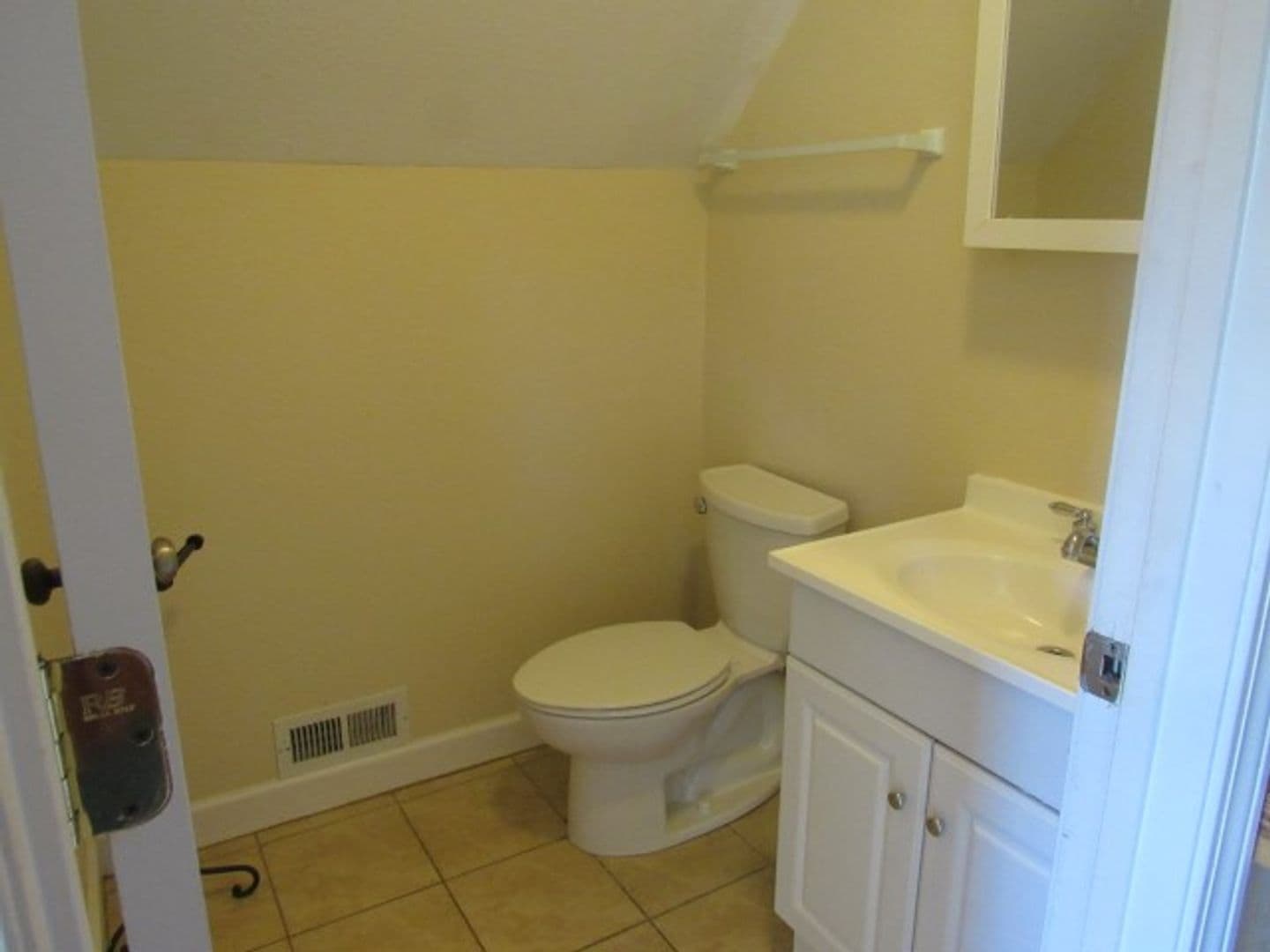 Sylva Apartment: 105 East Sylva Circle