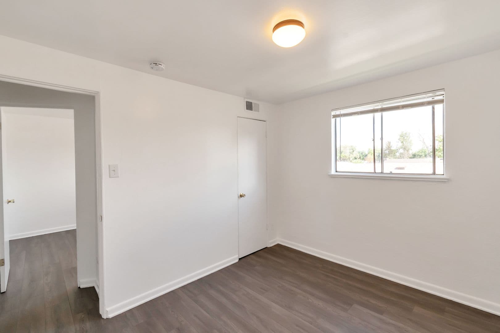 Lakewood Apartment: 1251 Upham Street