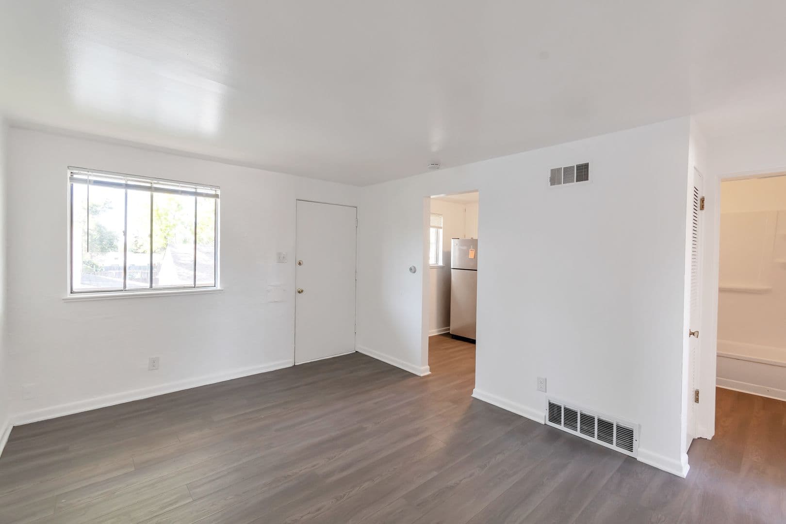 Lakewood Apartment: 1251 Upham Street