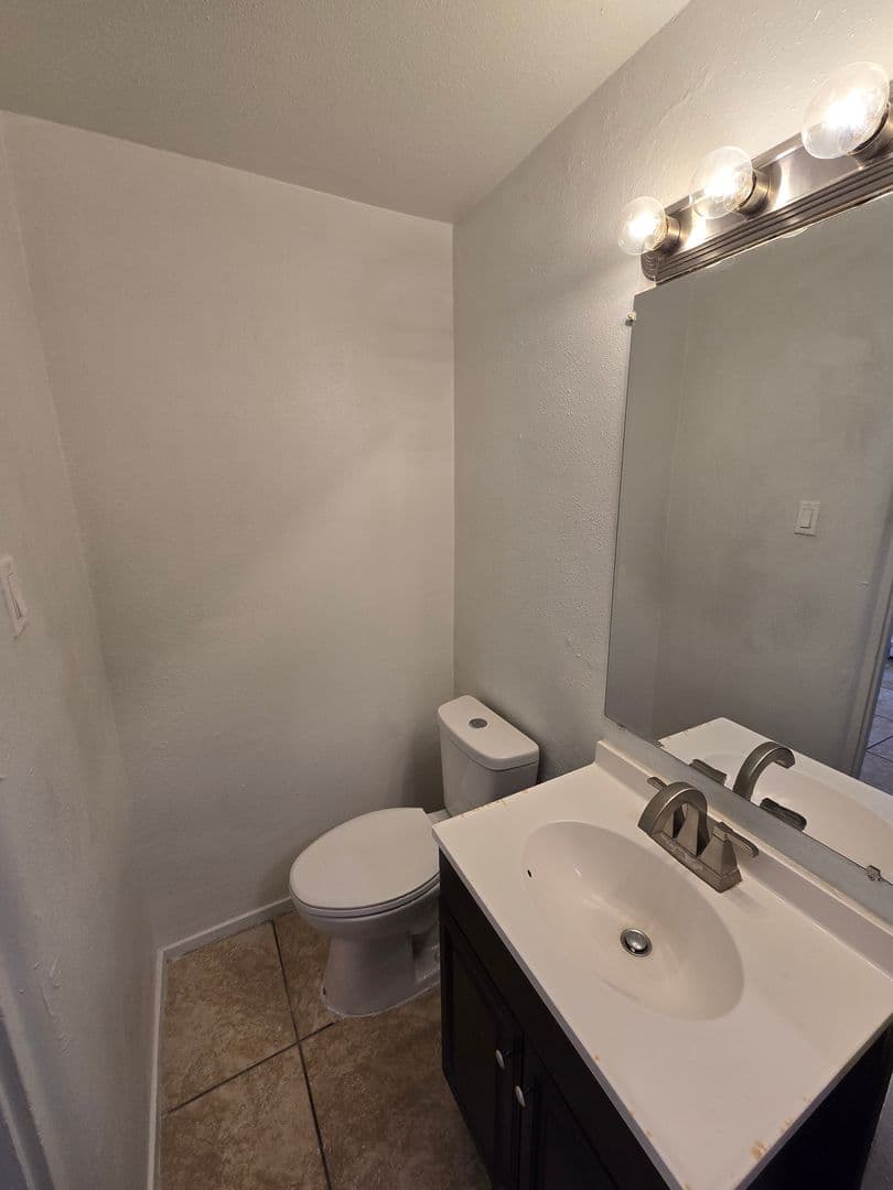 Albuquerque House: 4811 Comanche rd NE