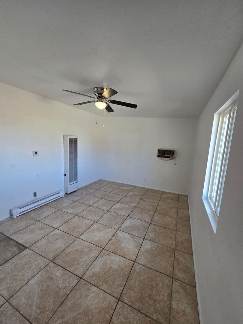 Albuquerque House: 4811 Comanche rd NE