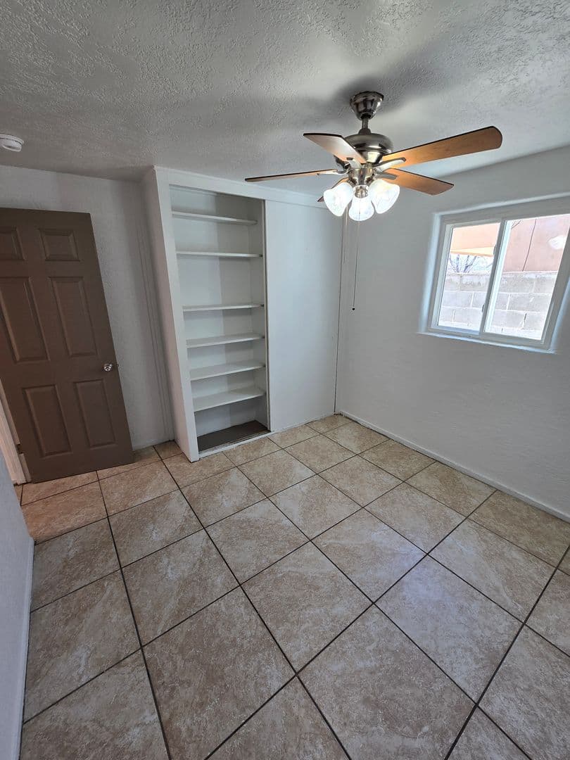 Albuquerque House: 4811 Comanche rd NE