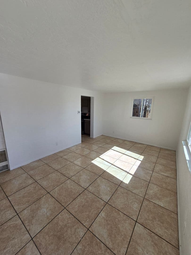 Albuquerque House: 4811 Comanche rd NE
