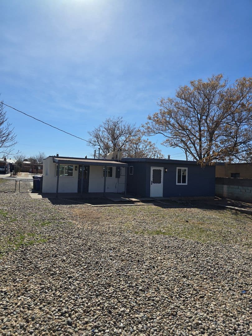 Albuquerque House: 4811 Comanche rd NE
