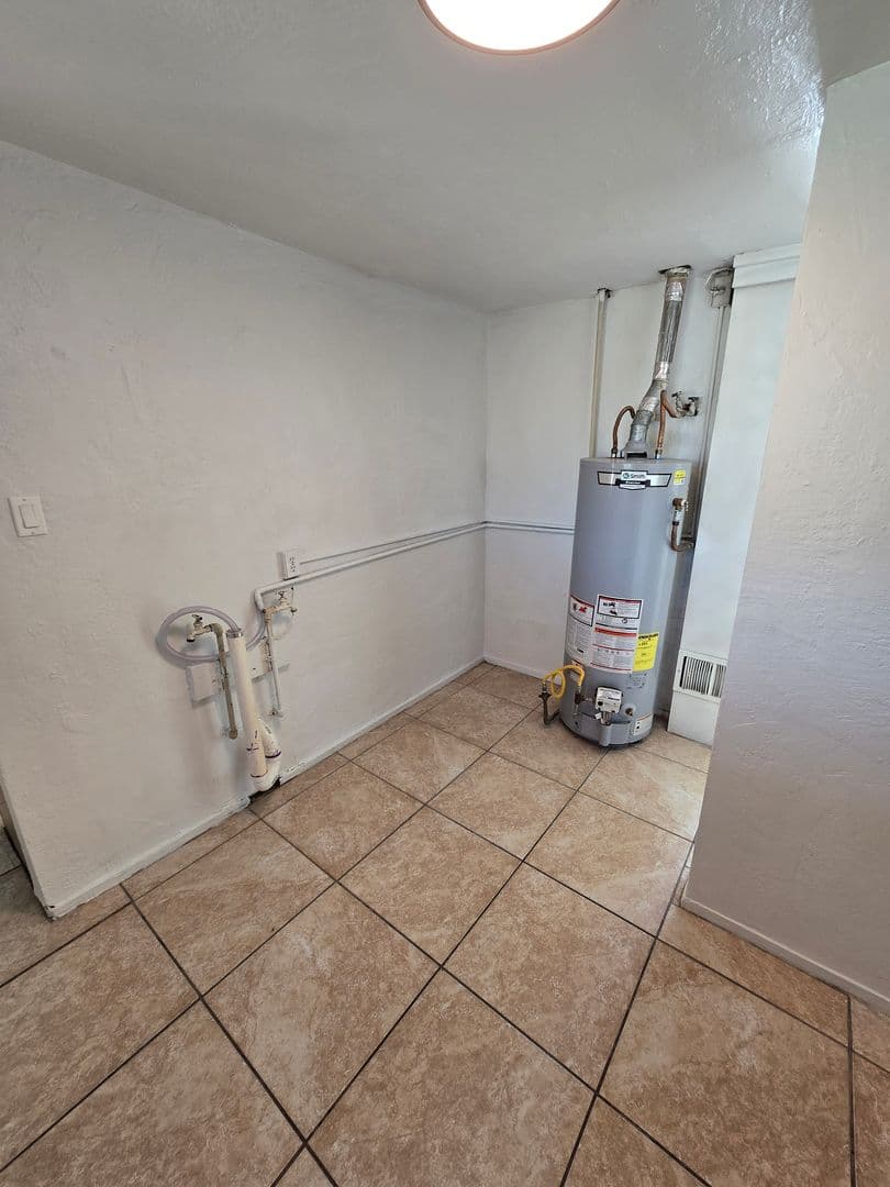 Albuquerque House: 4811 Comanche rd NE