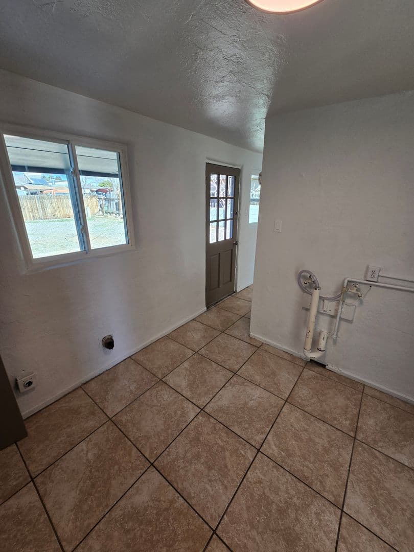 Albuquerque House: 4811 Comanche rd NE