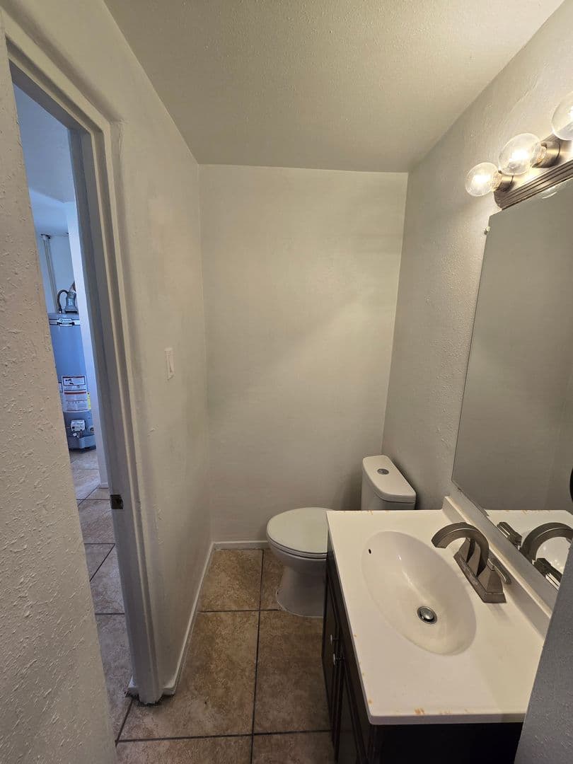 Albuquerque House: 4811 Comanche rd NE