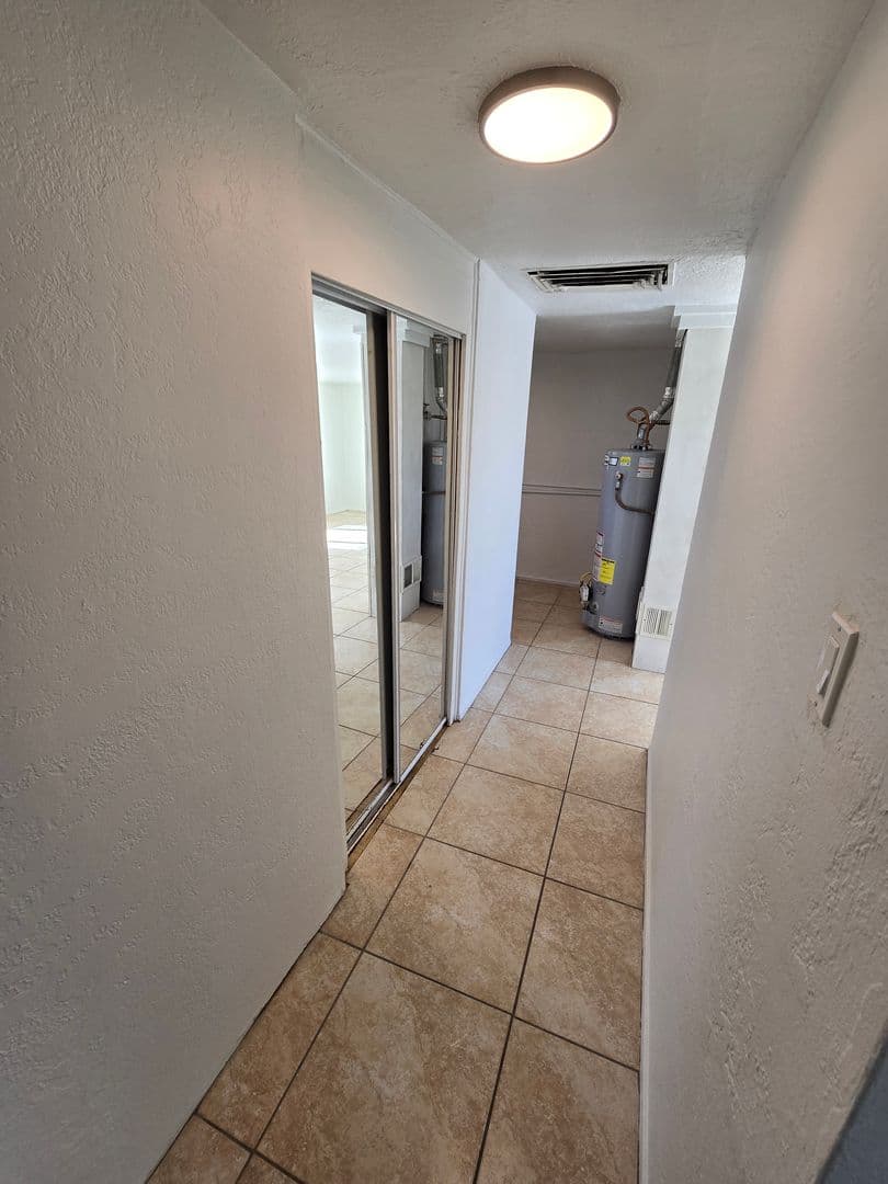 Albuquerque House: 4811 Comanche rd NE