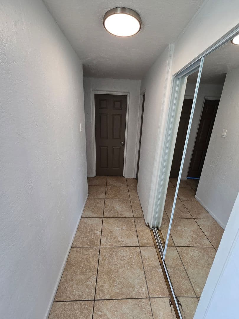 Albuquerque House: 4811 Comanche rd NE