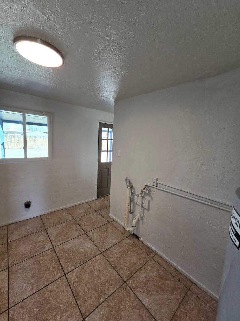 Albuquerque House: 4811 Comanche rd NE