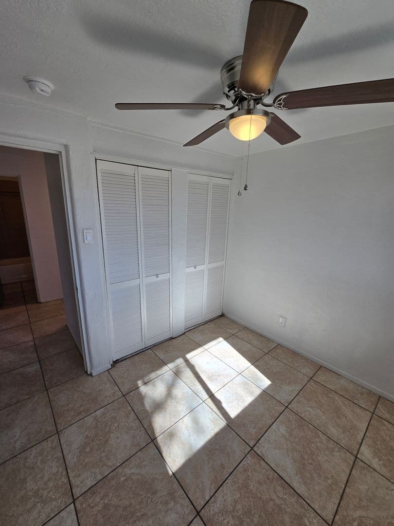 Albuquerque House: 4811 Comanche rd NE