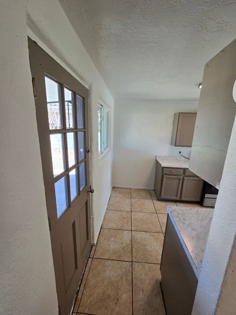 Albuquerque House: 4811 Comanche rd NE