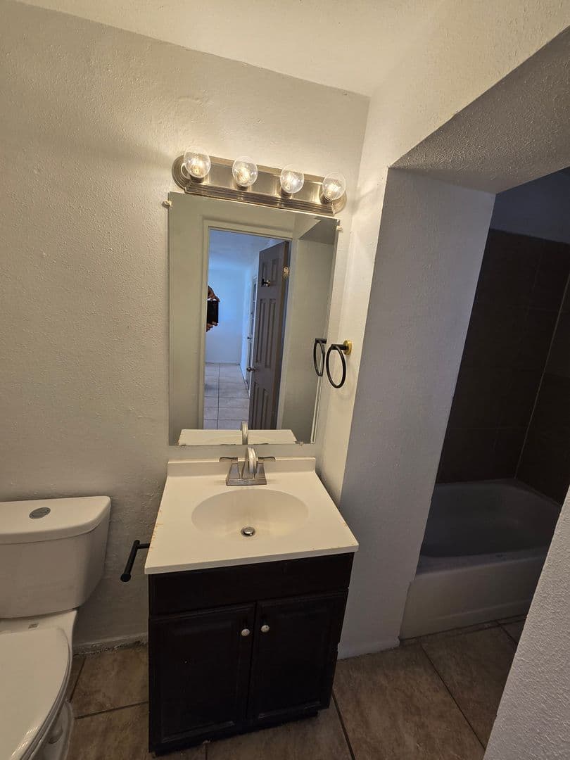 Albuquerque House: 4811 Comanche rd NE