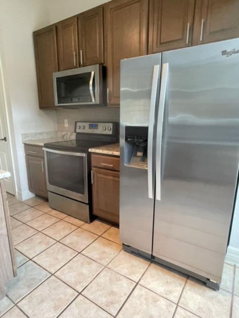 Celebration House: 506 Mirasol Cir #101