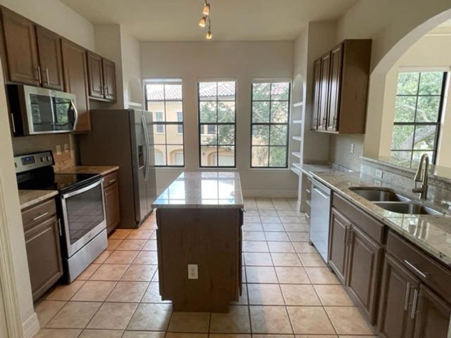 Celebration House: 506 Mirasol Cir #101