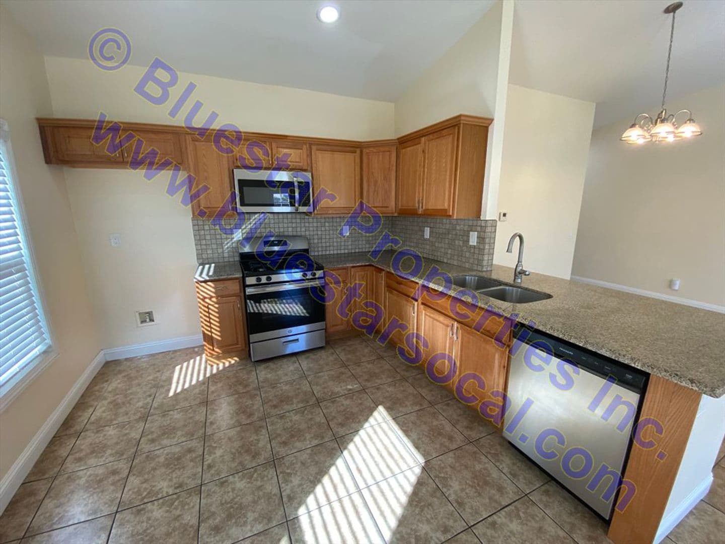 Adelanto House: 10735 Wakefield Street E