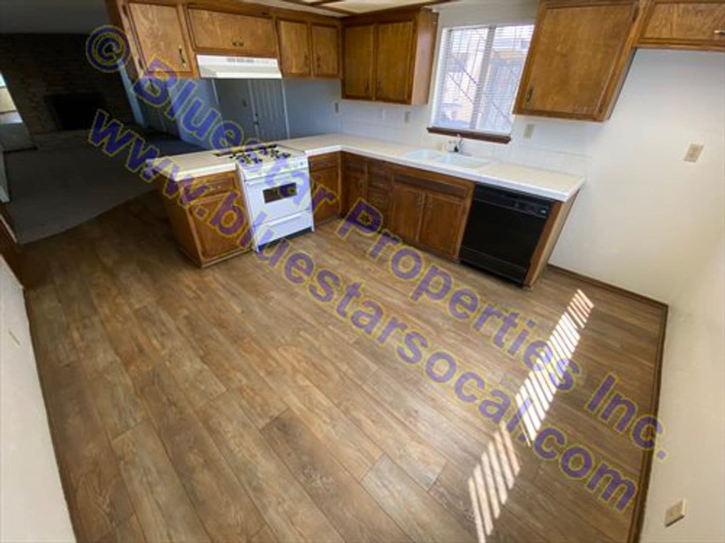 Apple Valley House: 18383 Taloga Road #01
