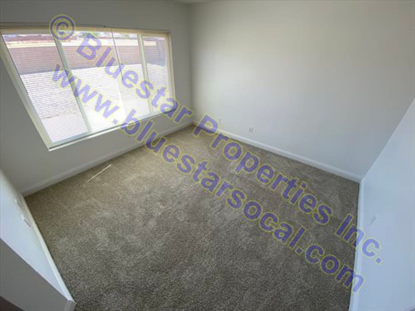 Adelanto House: 10735 Wakefield Street E
